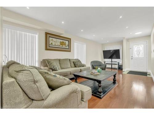 32 Elmpark Court, Brampton, ON - Indoor Photo Showing Living Room