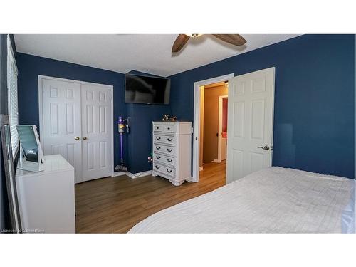 23 Wice Road, Barrie, ON - Indoor Photo Showing Bedroom