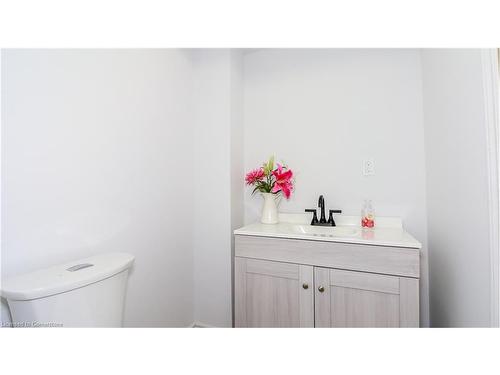 23 Wice Road, Barrie, ON - Indoor Photo Showing Bathroom