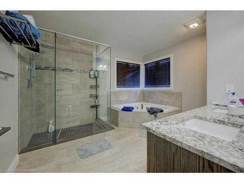 533 Gristmill Street, Waterloo, ON - Indoor Photo Showing Bathroom