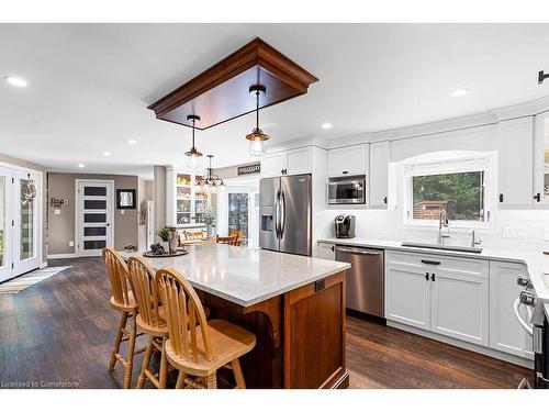 105 Golden Pond Drive, South Bruce Peninsula, ON - Indoor Photo Showing Kitchen With Upgraded Kitchen