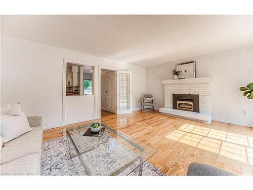 572 Strasburg Road, Kitchener, ON - Indoor Photo Showing Living Room With Fireplace