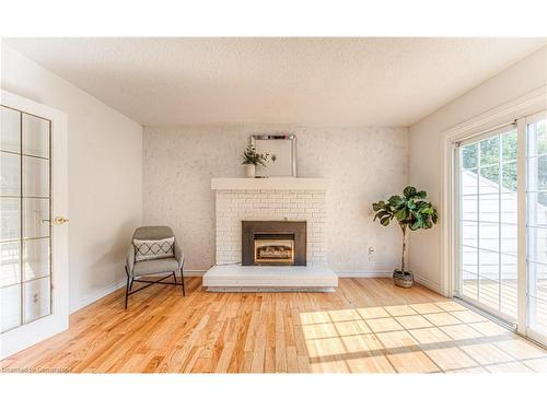 572 Strasburg Road, Kitchener, ON - Indoor Photo Showing Living Room With Fireplace