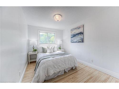 572 Strasburg Road, Kitchener, ON - Indoor Photo Showing Bedroom