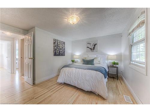 572 Strasburg Road, Kitchener, ON - Indoor Photo Showing Bedroom