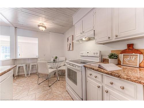 572 Strasburg Road, Kitchener, ON - Indoor Photo Showing Kitchen