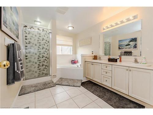 59 Lavender Road, Cambridge, ON - Indoor Photo Showing Bathroom