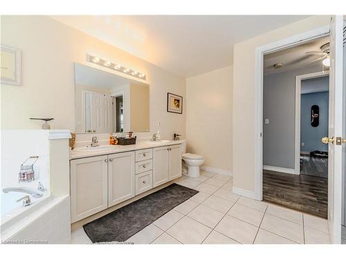 59 Lavender Road, Cambridge, ON - Indoor Photo Showing Bathroom