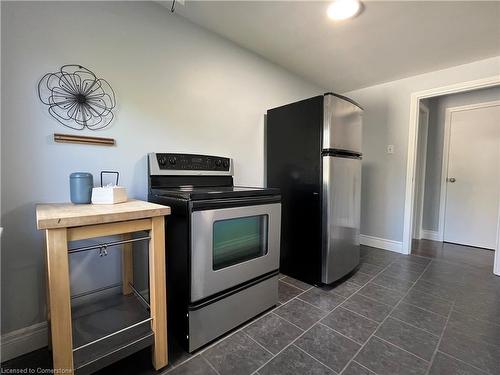 54 Kehl, Kitchener, ON - Indoor Photo Showing Kitchen