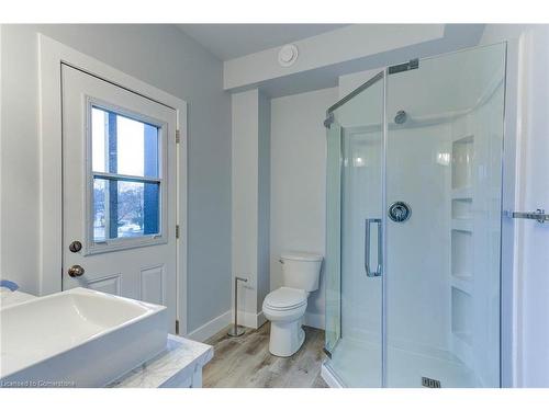 820 Laurel Street, Cambridge, ON - Indoor Photo Showing Bathroom