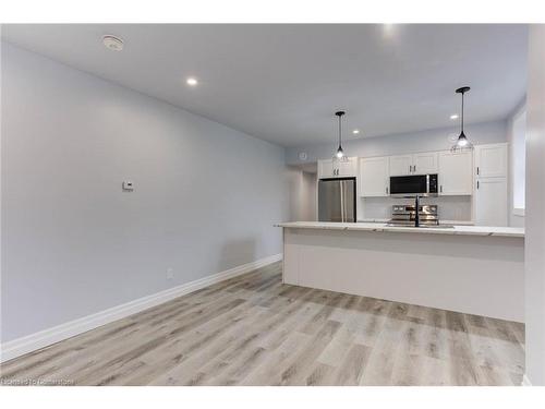 820 Laurel Street, Cambridge, ON - Indoor Photo Showing Kitchen