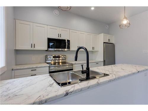 820 Laurel Street, Cambridge, ON - Indoor Photo Showing Kitchen