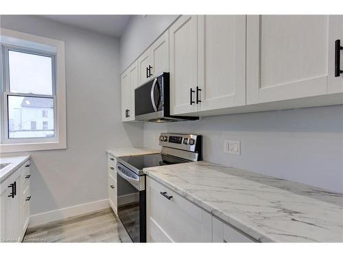 820 Laurel Street, Cambridge, ON - Indoor Photo Showing Kitchen