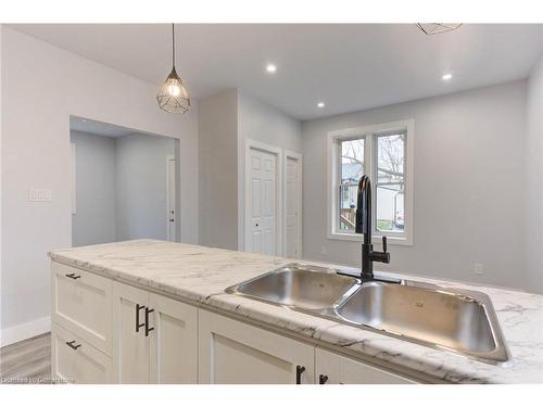 820 Laurel Street, Cambridge, ON - Indoor Photo Showing Kitchen With Double Sink