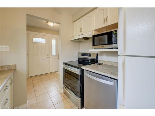 16 Montana Crescent, Kitchener, ON - Indoor Photo Showing Kitchen