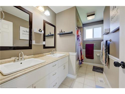 16 Montana Crescent, Kitchener, ON - Indoor Photo Showing Bathroom