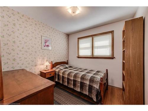 95 Byron Avenue, Kitchener, ON - Indoor Photo Showing Bedroom