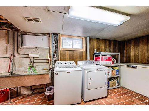 95 Byron Avenue, Kitchener, ON - Indoor Photo Showing Laundry Room