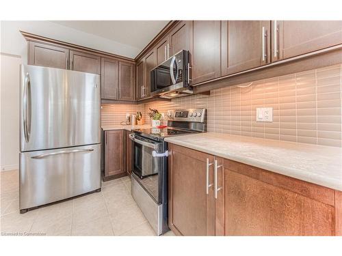 418 Westcroft Drive, Waterloo, ON - Indoor Photo Showing Kitchen With Stainless Steel Kitchen