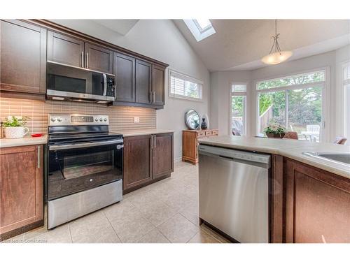 418 Westcroft Drive, Waterloo, ON - Indoor Photo Showing Kitchen With Stainless Steel Kitchen