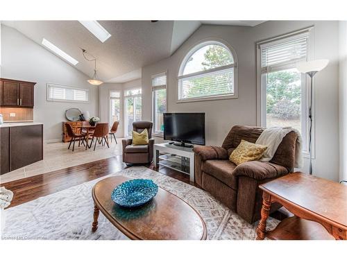 418 Westcroft Drive, Waterloo, ON - Indoor Photo Showing Living Room