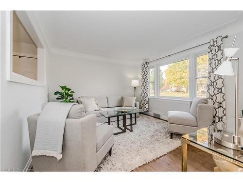 55 Rex Drive, Kitchener, ON - Indoor Photo Showing Living Room