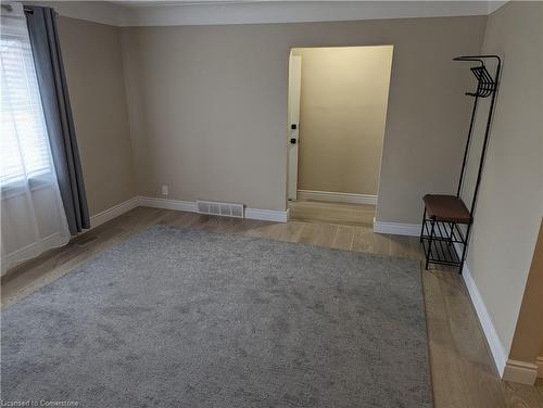 Main-476 Prospect Avenue, Kitchener, ON - Indoor Photo Showing Other Room