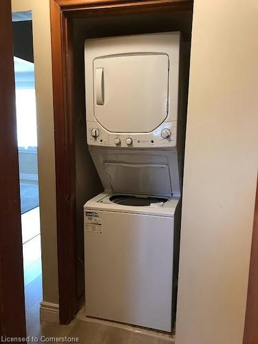 Main-476 Prospect Avenue, Kitchener, ON - Indoor Photo Showing Laundry Room