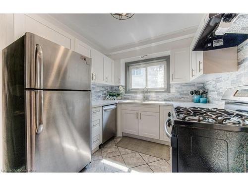 181 Kent Avenue, Kitchener, ON - Indoor Photo Showing Kitchen