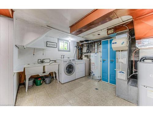 181 Kent Avenue, Kitchener, ON - Indoor Photo Showing Laundry Room