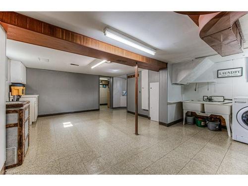 181 Kent Avenue, Kitchener, ON - Indoor Photo Showing Laundry Room