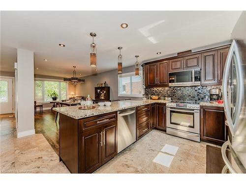 469 Bluestream Road, Waterloo, ON - Indoor Photo Showing Kitchen With Stainless Steel Kitchen With Upgraded Kitchen