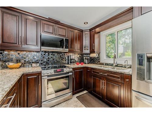 469 Bluestream Road, Waterloo, ON - Indoor Photo Showing Kitchen With Stainless Steel Kitchen With Double Sink