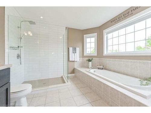 30 Inett Way, Fergus, ON - Indoor Photo Showing Bathroom