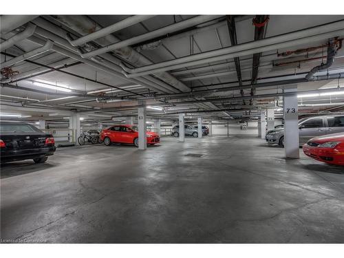 122-8 Harris Street, Cambridge, ON - Indoor Photo Showing Garage