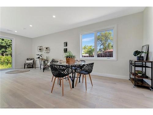 10 Blain Avenue, Cambridge, ON - Indoor Photo Showing Dining Room