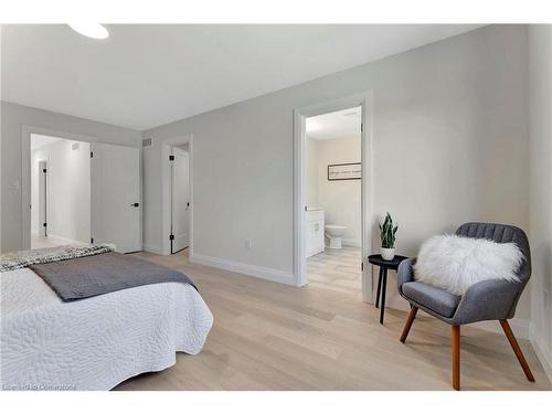 10 Blain Avenue, Cambridge, ON - Indoor Photo Showing Bedroom