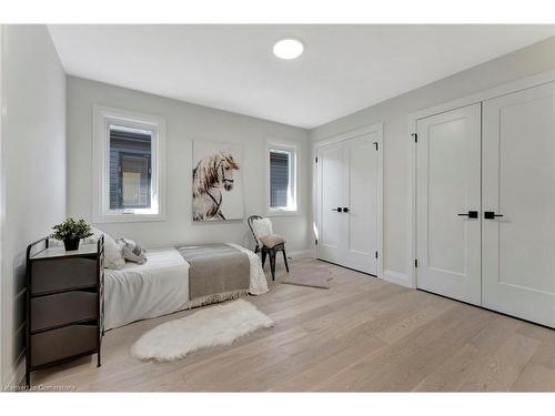 10 Blain Avenue, Cambridge, ON - Indoor Photo Showing Bedroom