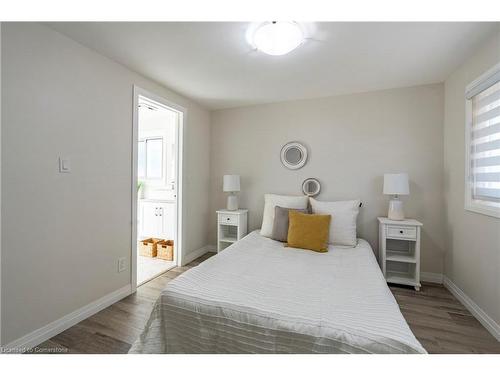 34 Dooley Drive, Kitchener, ON - Indoor Photo Showing Bedroom