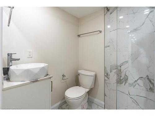 34 Dooley Drive, Kitchener, ON - Indoor Photo Showing Bathroom