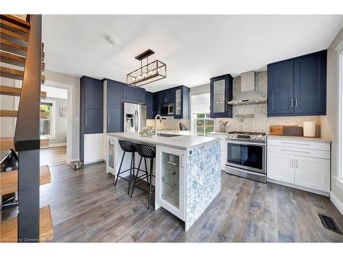 139 Queen Street N, Kitchener, ON - Indoor Photo Showing Kitchen