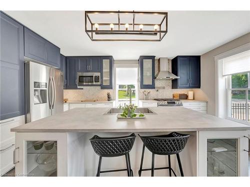 139 Queen Street N, Kitchener, ON - Indoor Photo Showing Kitchen