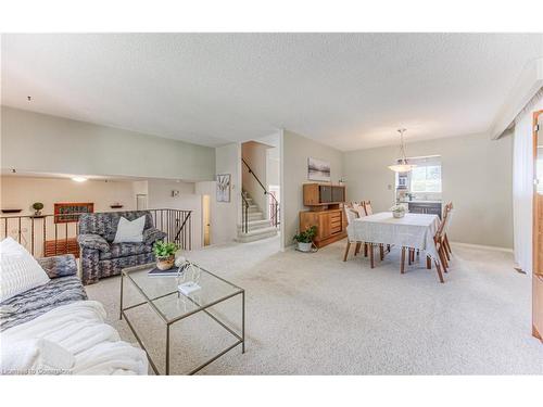 59 Elm Ridge Drive, Kitchener, ON - Indoor Photo Showing Living Room