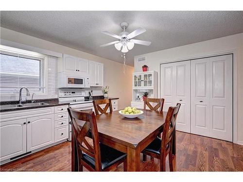 176 Wesley Crescent, Waterloo, ON - Indoor Photo Showing Dining Room