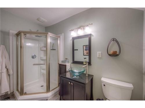 397 River Road, Cambridge, ON - Indoor Photo Showing Bathroom