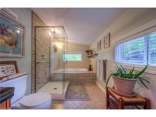 397 River Road, Cambridge, ON - Indoor Photo Showing Bathroom