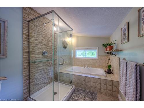 397 River Road, Cambridge, ON - Indoor Photo Showing Bathroom