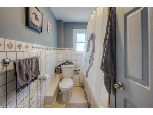 36 Norfolk Avenue, Cambridge, ON - Indoor Photo Showing Bathroom