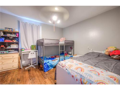 36 Norfolk Avenue, Cambridge, ON - Indoor Photo Showing Bedroom