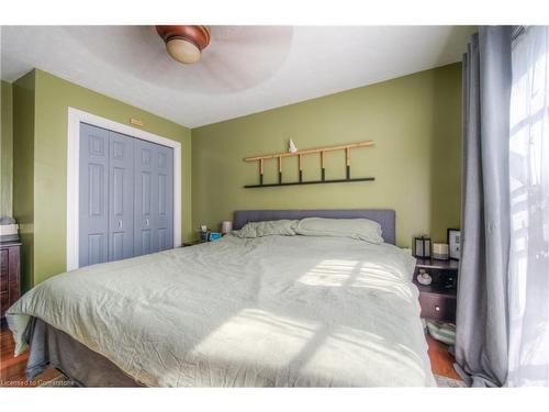 36 Norfolk Avenue, Cambridge, ON - Indoor Photo Showing Bedroom